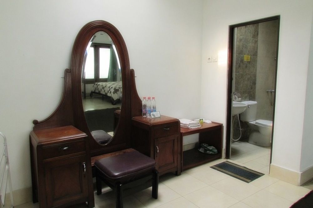 Riche Heritage Hotel Malang Exterior foto